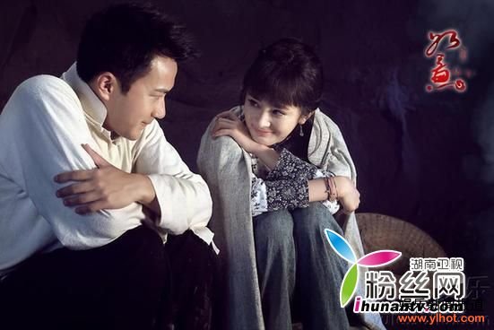 杨幂回应刘恺威:我恋爱了 公开很需要勇气